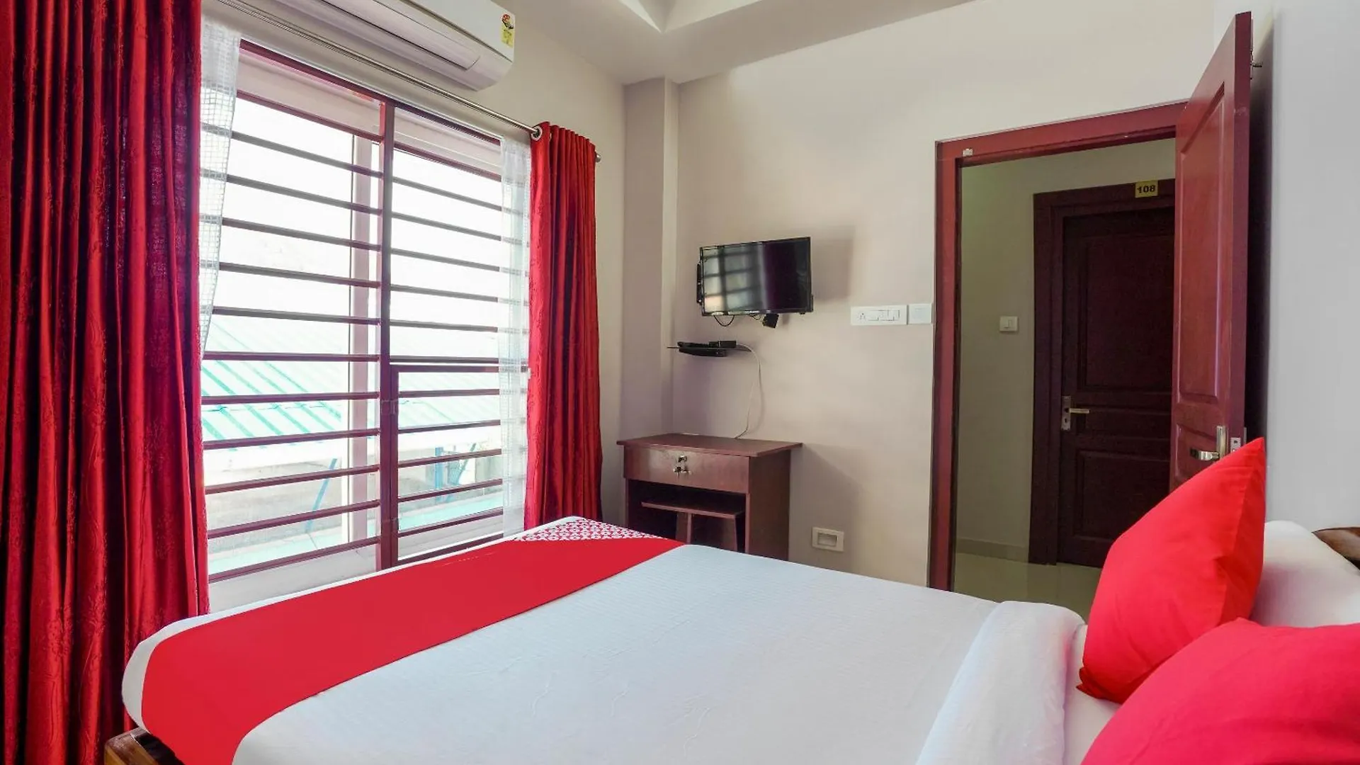 Hotel O Hitech Residency Vadakkāncheri